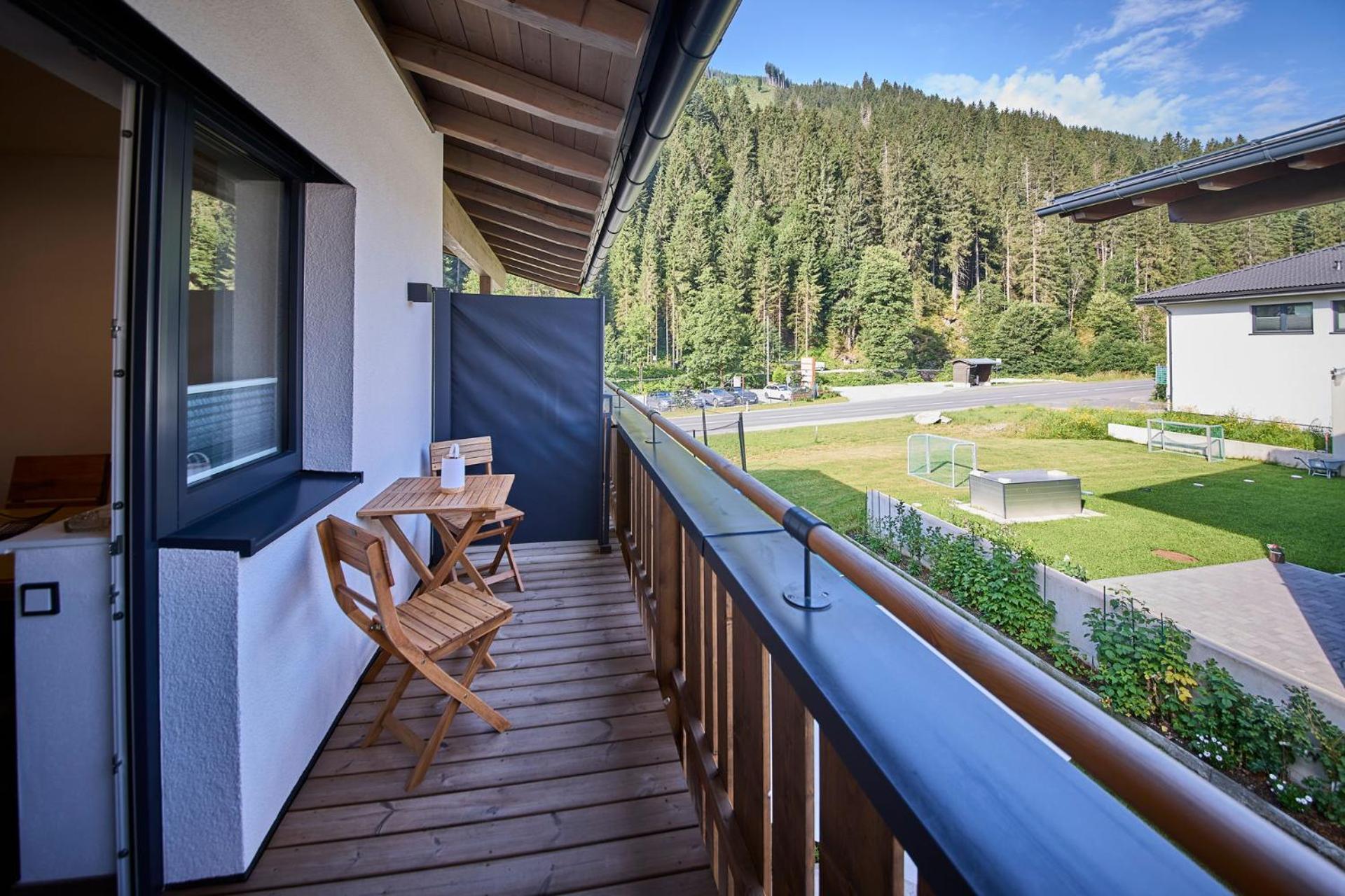 Haus Joan - Apartments Saalbach-Hinterglemm Exterior photo