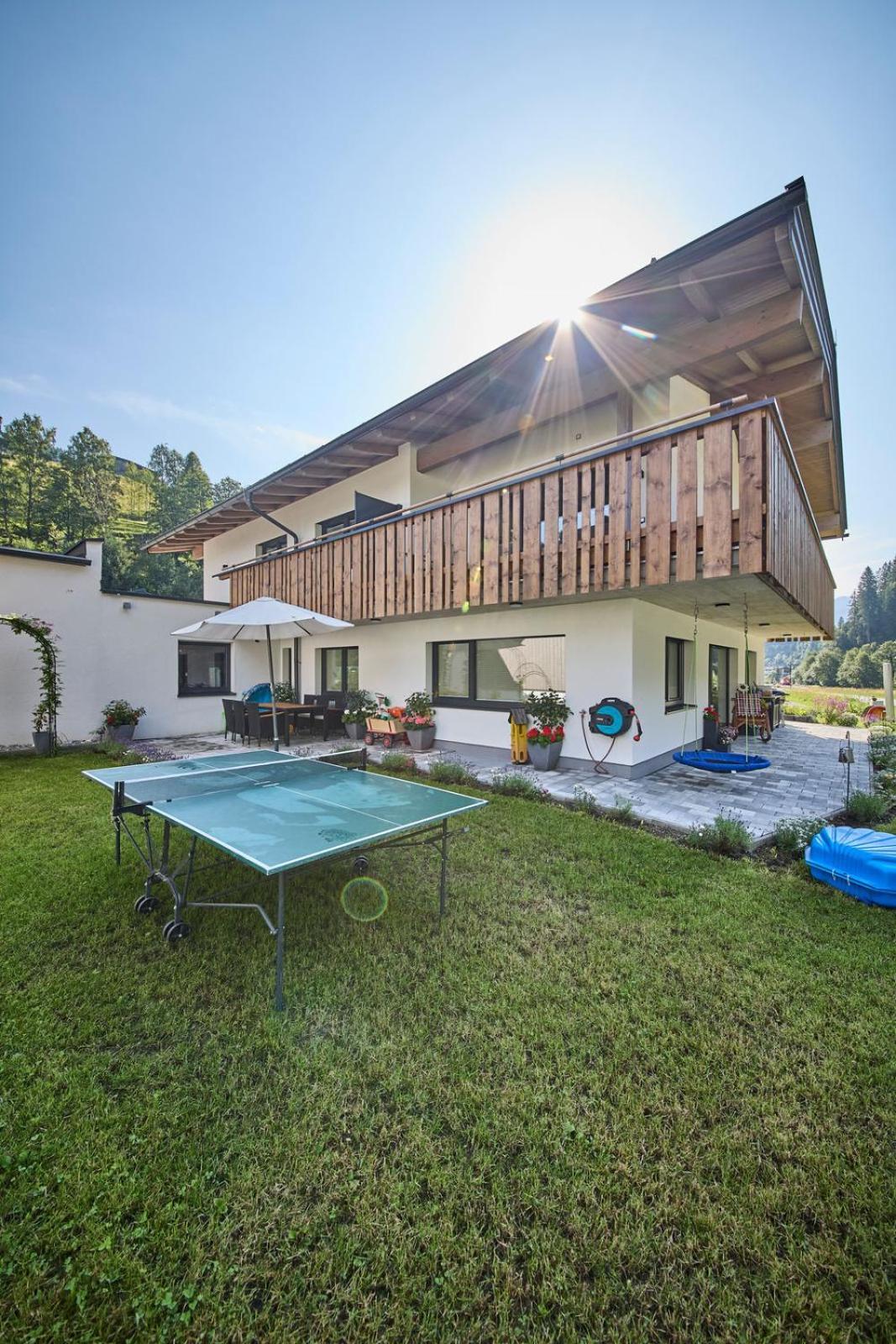Haus Joan - Apartments Saalbach-Hinterglemm Exterior photo